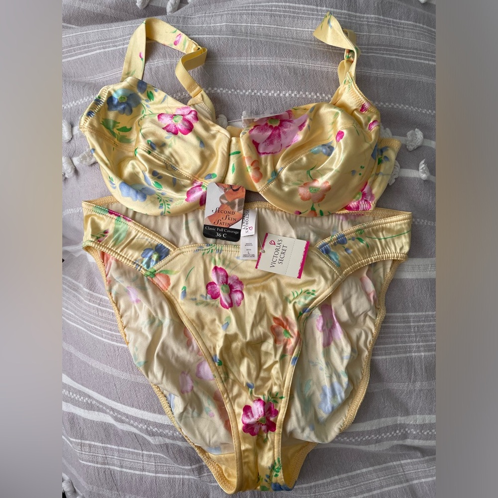 NWT Vintage Victoria’s Secret Second Skin Floral Bra and Panty